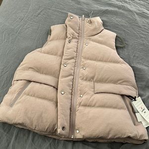 lululemon athletica Women's Puffer Vest in Light Mauve